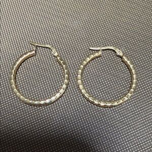 18K Yellow Gold Textured Hoop Earrings - Women Jewelry